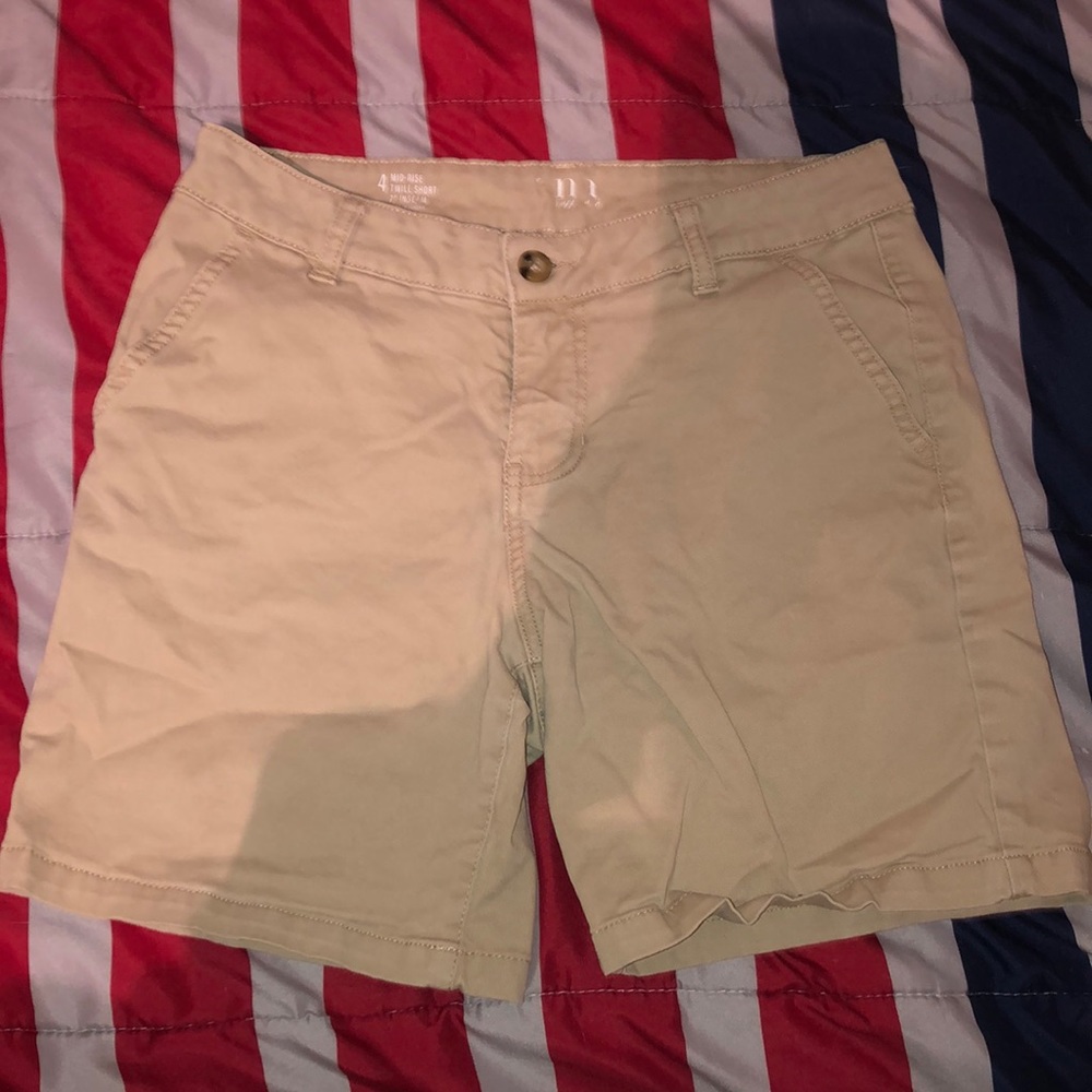 size 4 khaki shorts 7” inseam